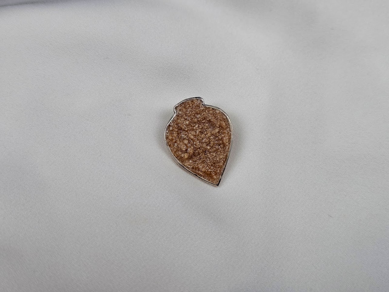 The autorth's brooch "Kvevri"