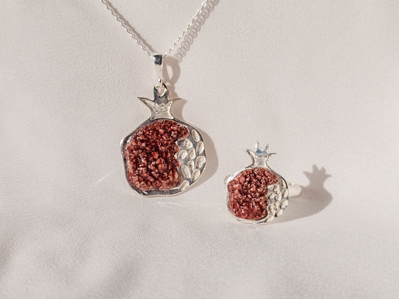 set " Pomegranate"