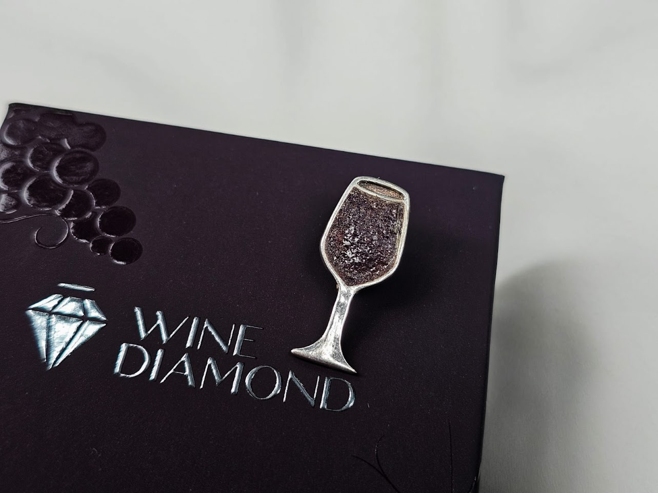 Brooch "wine glass"