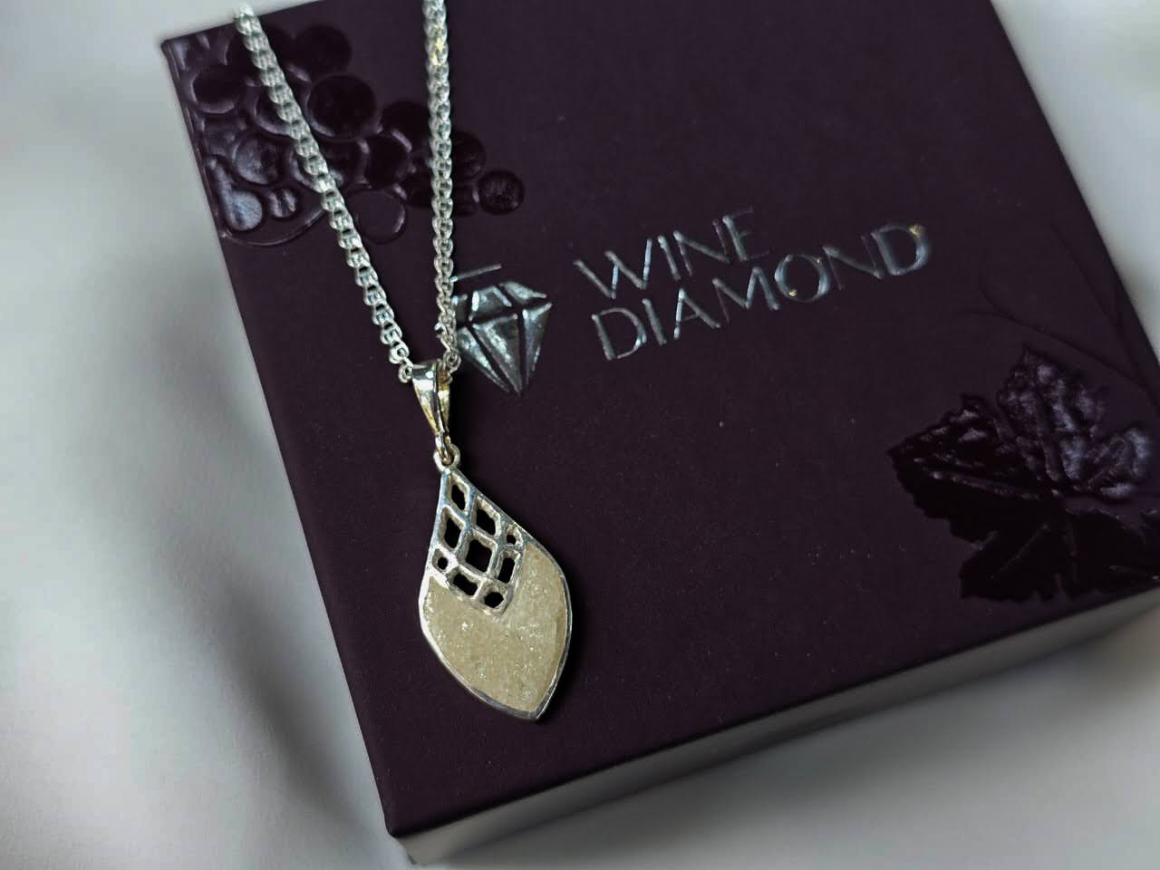Necklace "Carving"