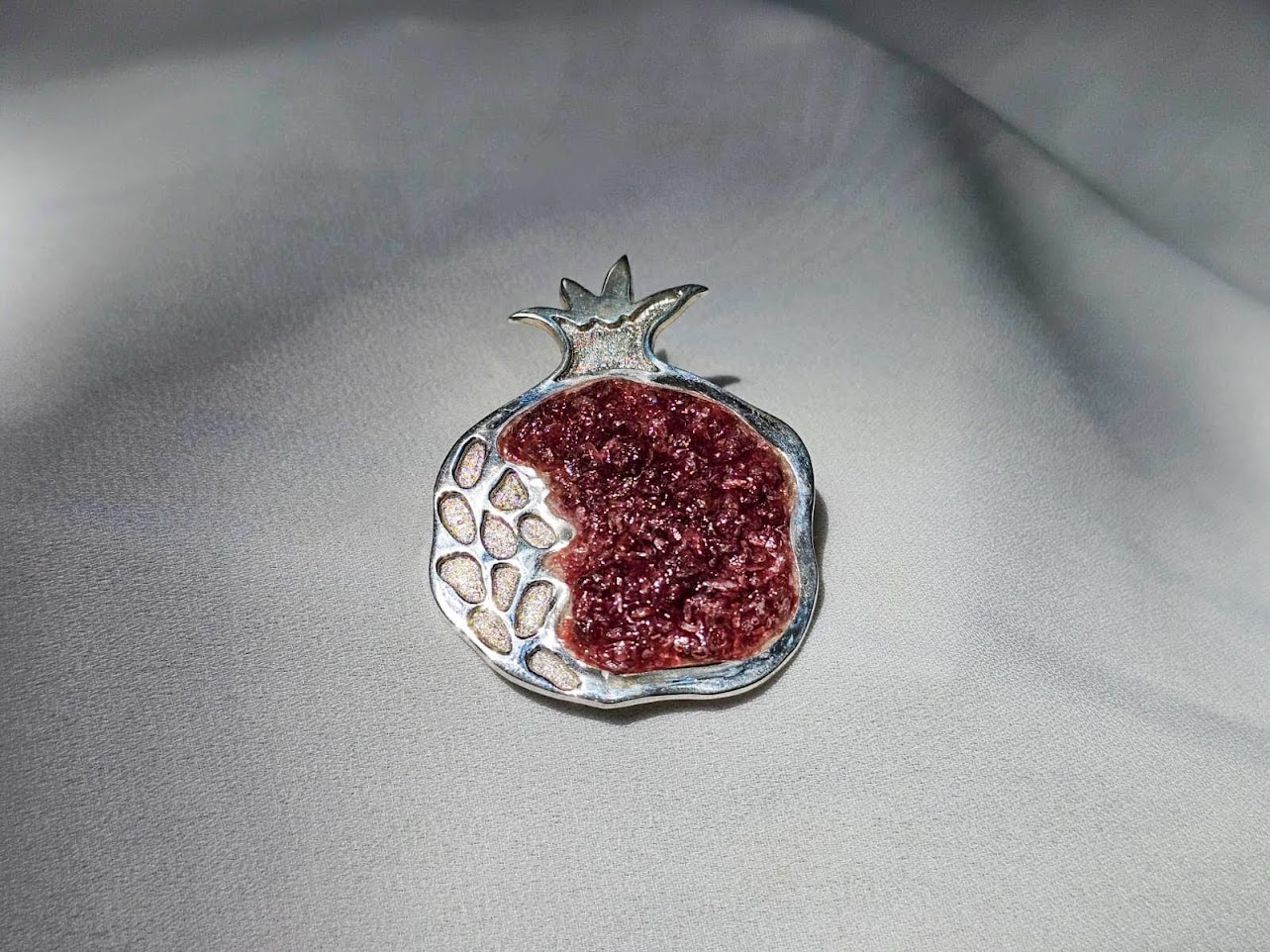 Brooch "Pomegranate"